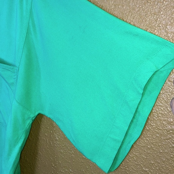 Women’s oversized button down short sleeve shirt. - Picture 3 of 7